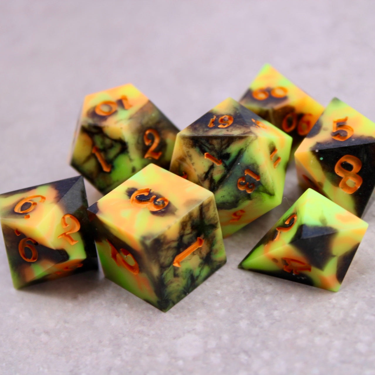 Spooky UV reactive Resin Dice Set