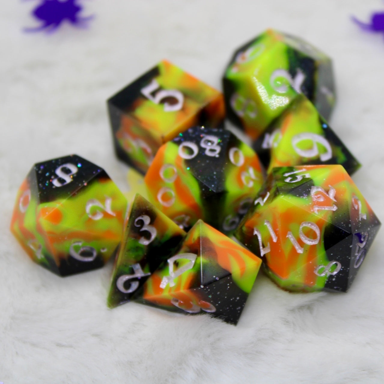 Spooky UV reactive Resin Dice Set