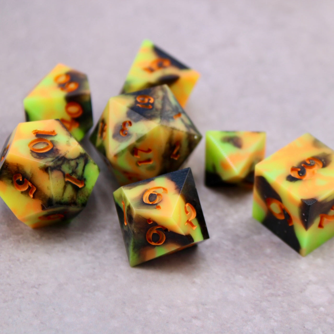 Spooky UV reactive Resin Dice Set