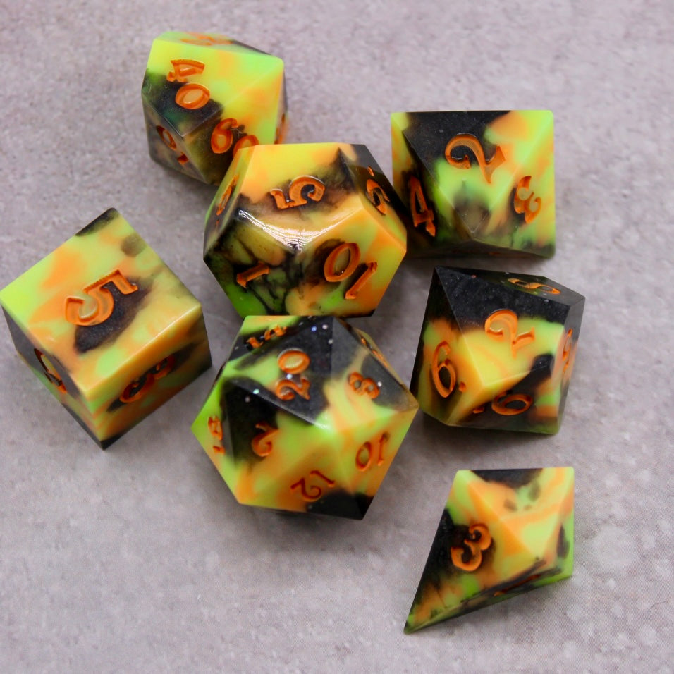 Spooky UV reactive Resin Dice Set